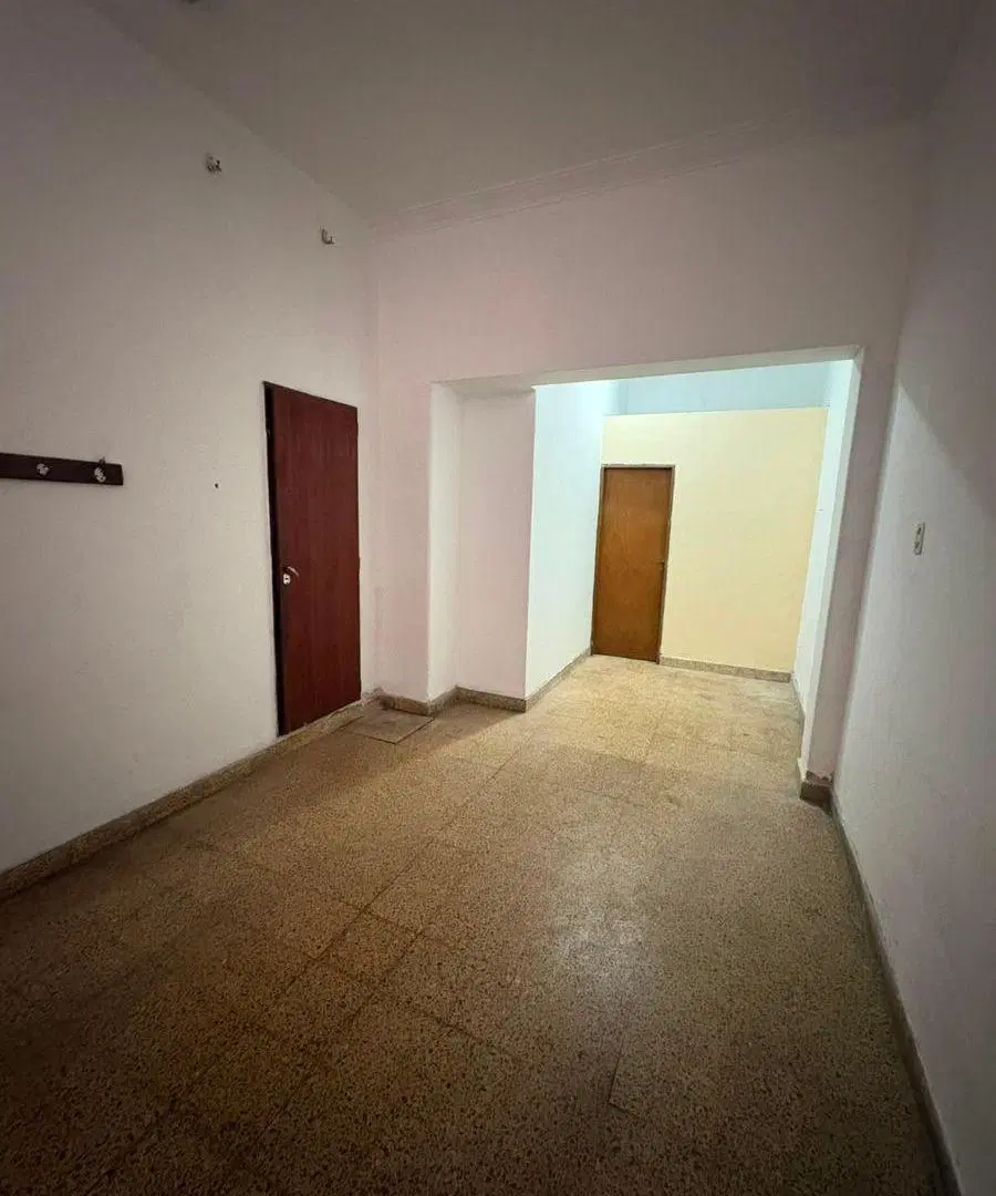 Casa de 200 m² con 2 dormitorios en alquiler en Berazategui 2