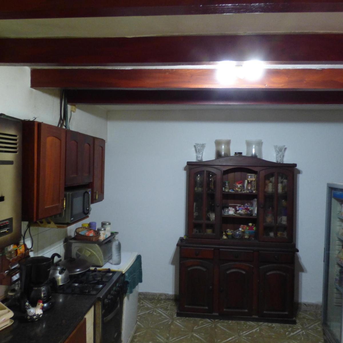 2 Departamentos de 1 Dormitorio + Casa Zona Centro con Patio 3