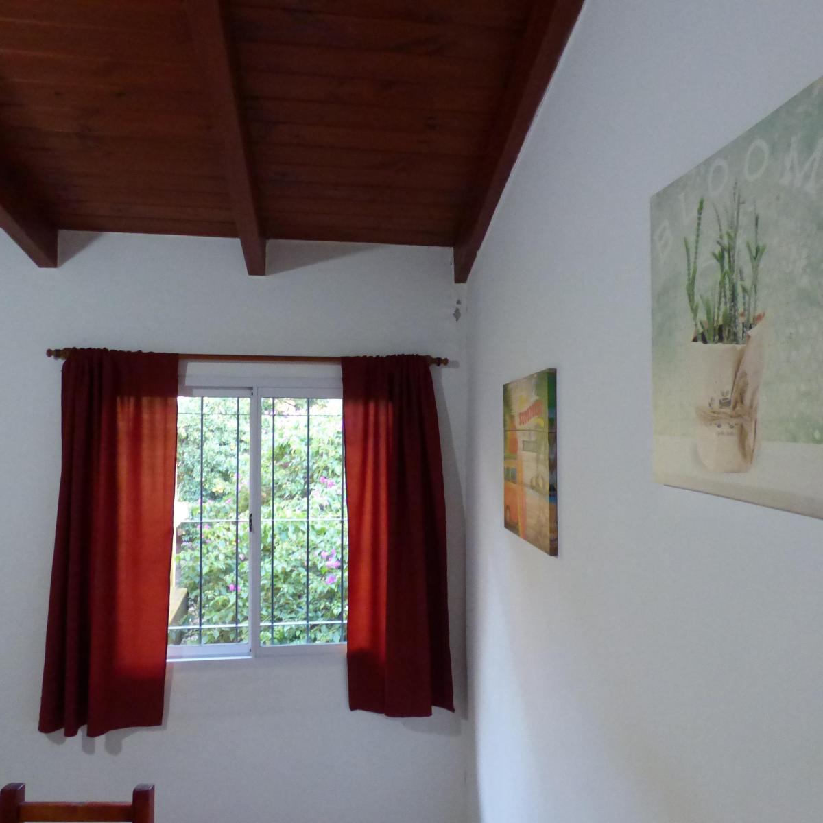 2 Departamentos de 1 Dormitorio + Casa Zona Centro con Patio 5