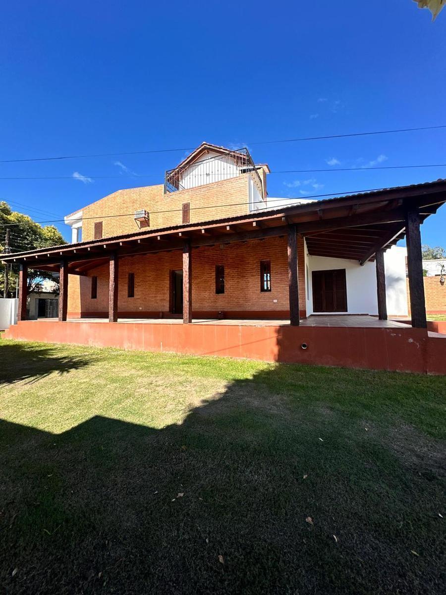 Hermosa Casa en Venta Unquillo 2