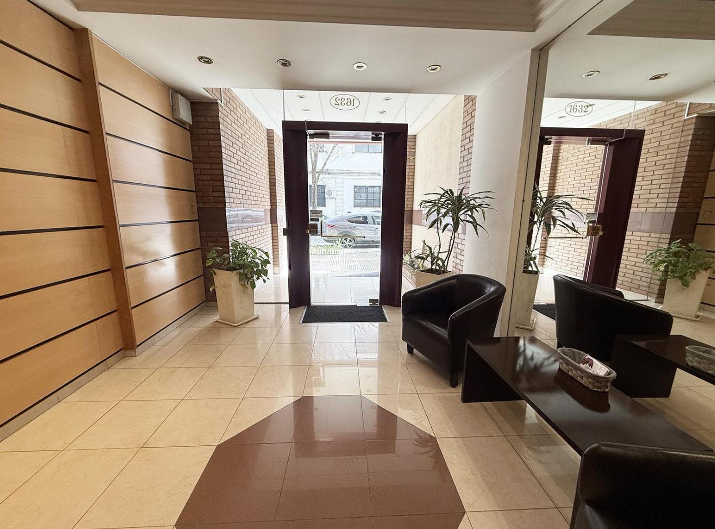 Foto de Venta departamento 3 ambientes con patio, imagen 2