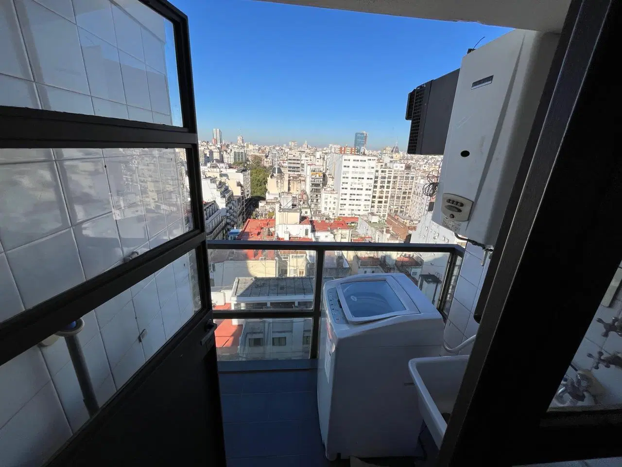 VENTA DEPARTAMENTO 2 AMBIENTES EN RECOLETA CON COCHERA - 1