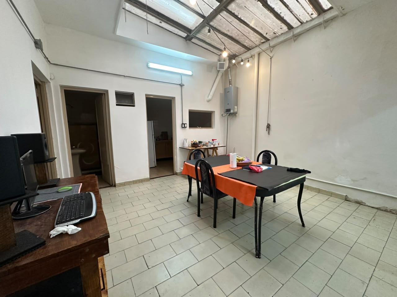Foto de Local + 3 PH venta en bloque en Paternal, imagen 3