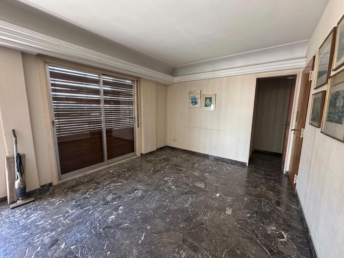 Foto de Venta Amplio Piso con Cochera y Balcon todo luz, imagen 1
