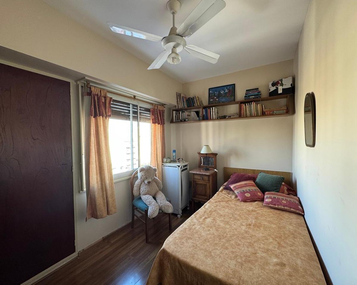 Departamento Luminoso en Venta. 4 Ambientes, Balcón y Cochera. 3