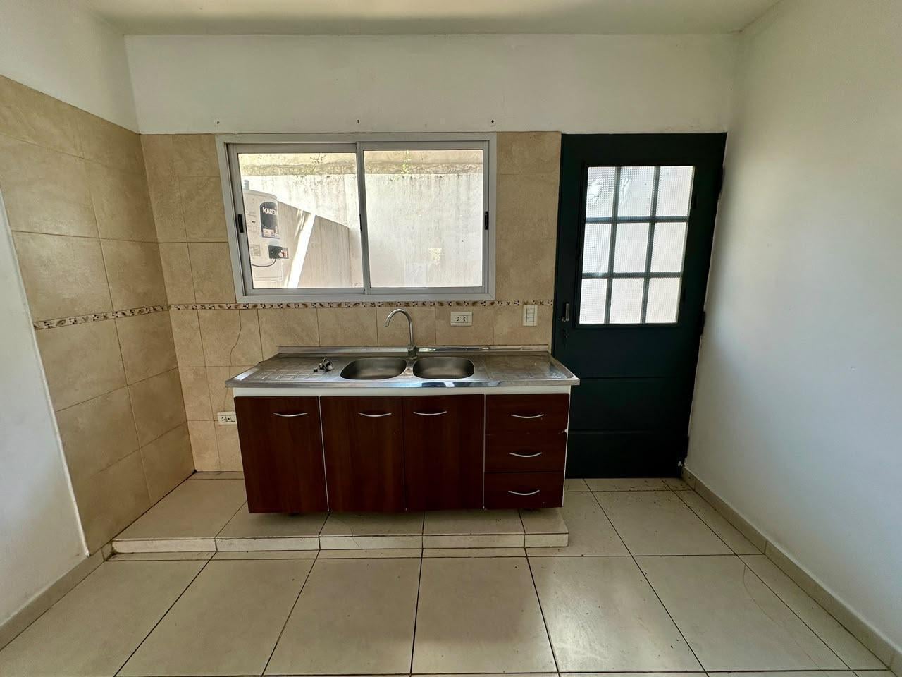 Foto de VENTA DÚPLEX 3 AMBIENTES CON PATIO EN WILLIAM C. MORRIS, HURLINGHAM, imagen 3