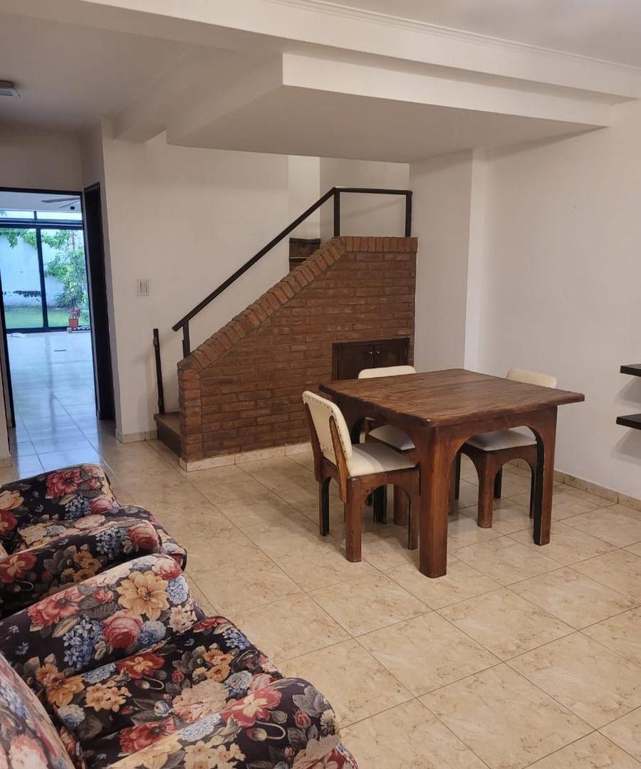 Foto de ALQUILER EXCELENTE TRIPLEX Zona Cumelen, imagen 3