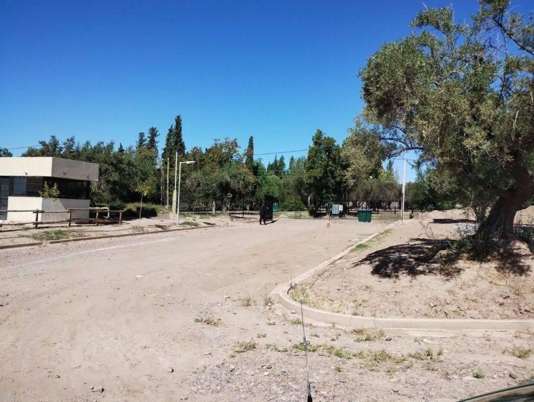 Lote Muy Bien Ubicado Dentro del Barrio Ampros VIII, Calle Videla Aranda de Cruz de Piedra, Ma. 3