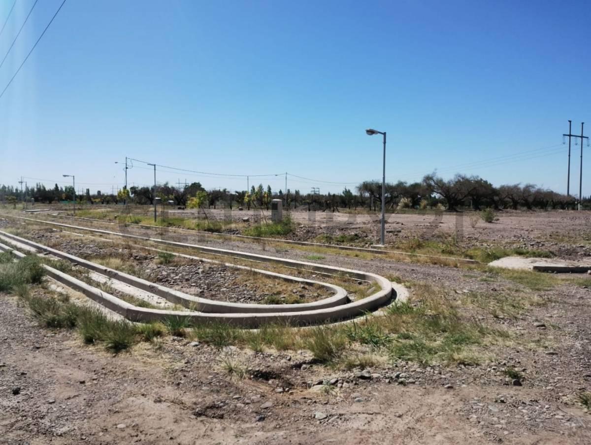 Lote Muy Bien Ubicado Dentro del Barrio Ampros VIII, Calle Videla Aranda de Cruz de Piedra, Ma. 4
