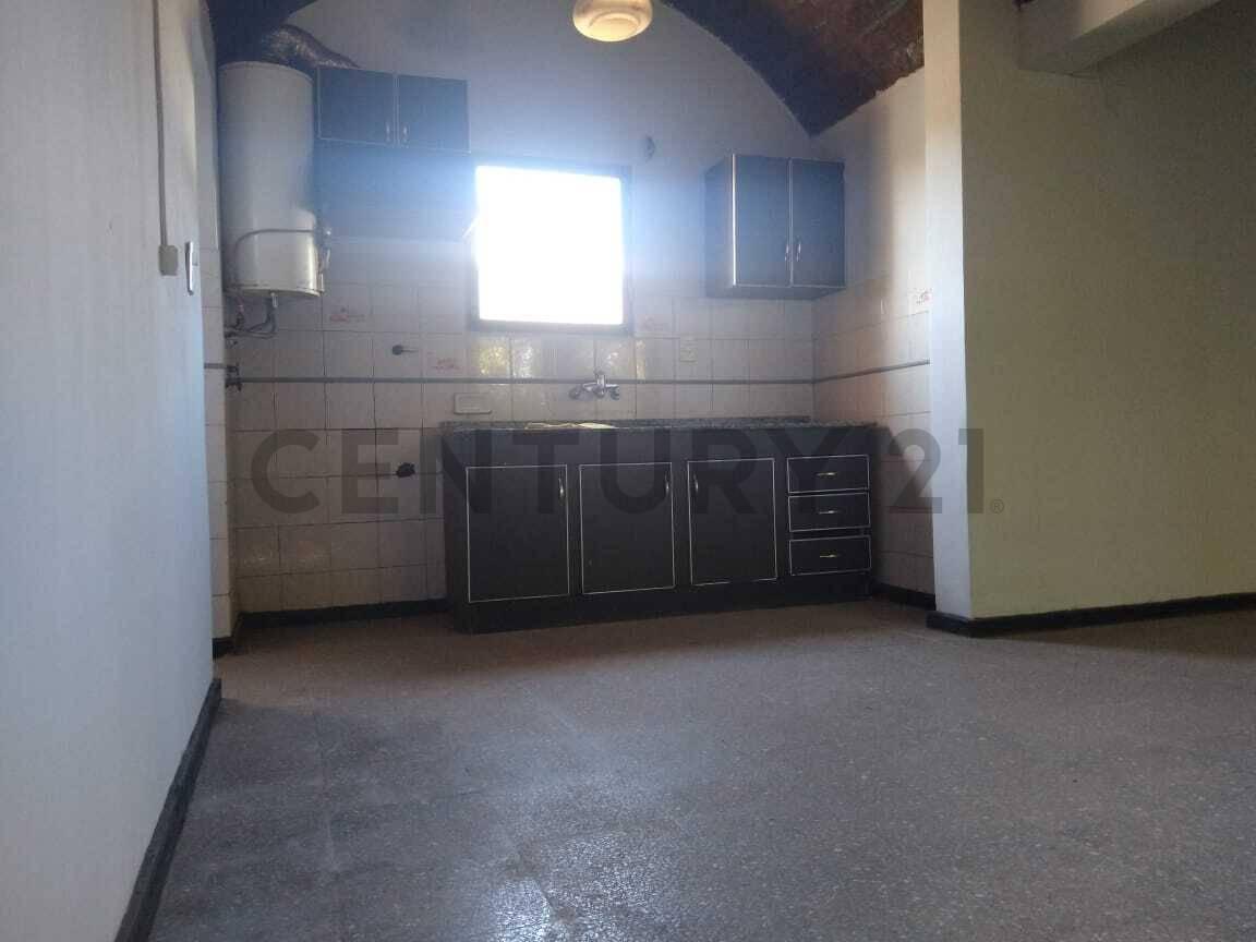 Departamento Ubicado en Calle San Martin de Las Heras a m de Calle Independencia. 3