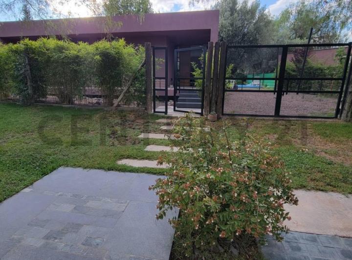 CASA BARRIO PRIVADO CRUZ DE PIEDRA MAIPU 3 DORMITORIOS 4
