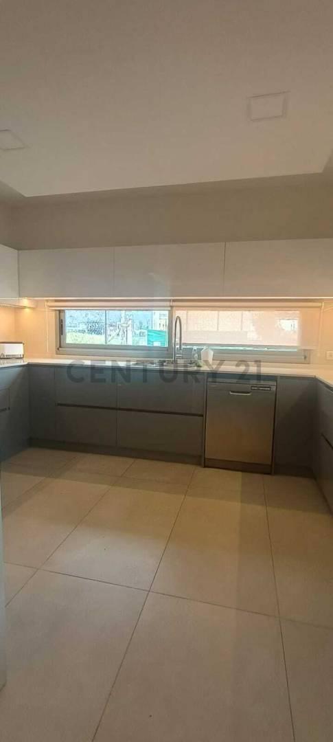 Se vende casa en La Bastilla – Barrio privado