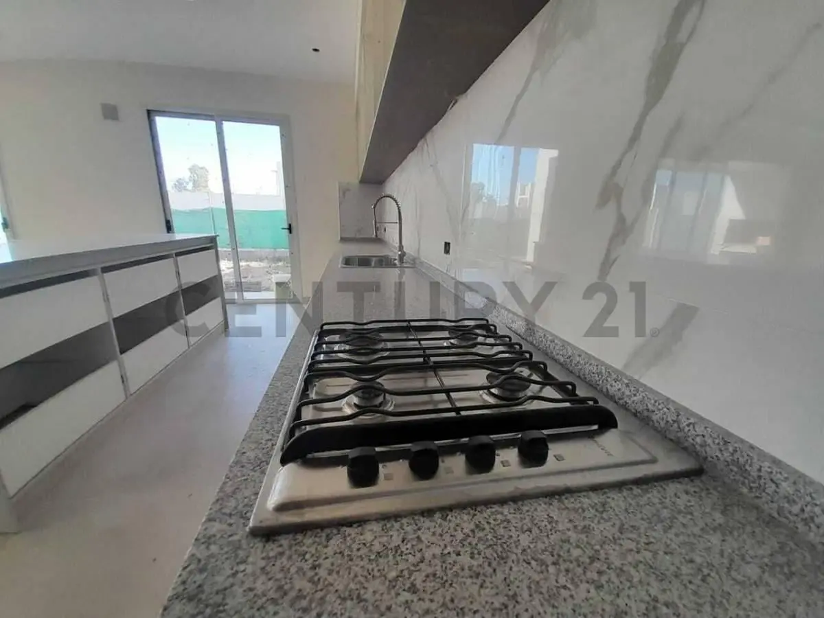 Casa 4 Dormitorios a Estrenar– Diseño Funcional y Espacios Amplios 3