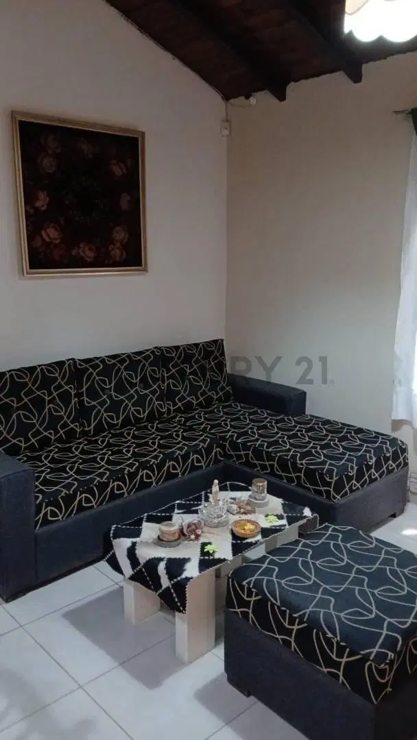 SE VENDE EXCELENTE CASA CON DEPARTAMENTO 4