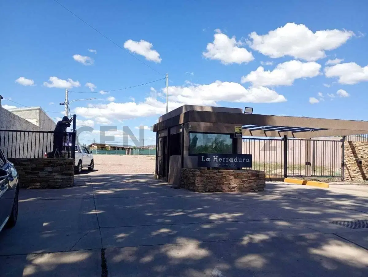 LOTE EN VENTA BARRIO LA HERRADURA 2