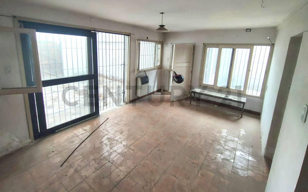 Foto de VENTA - CASA PARA RECICLAR CALLE SAN MIGUEL DE LAS HERAS, imagen 4
