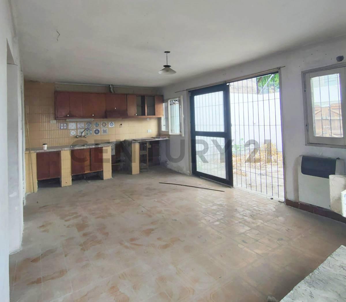 Foto de VENTA - CASA PARA RECICLAR CALLE SAN MIGUEL DE LAS HERAS, imagen 3
