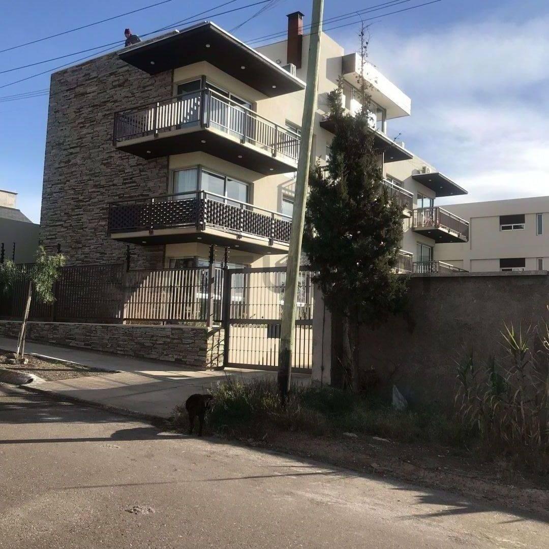 Foto de <p>DEPARTAMENTO A LA VENTA FRENTE AL DALVIAN</p><p>Departamento de, imagen 1