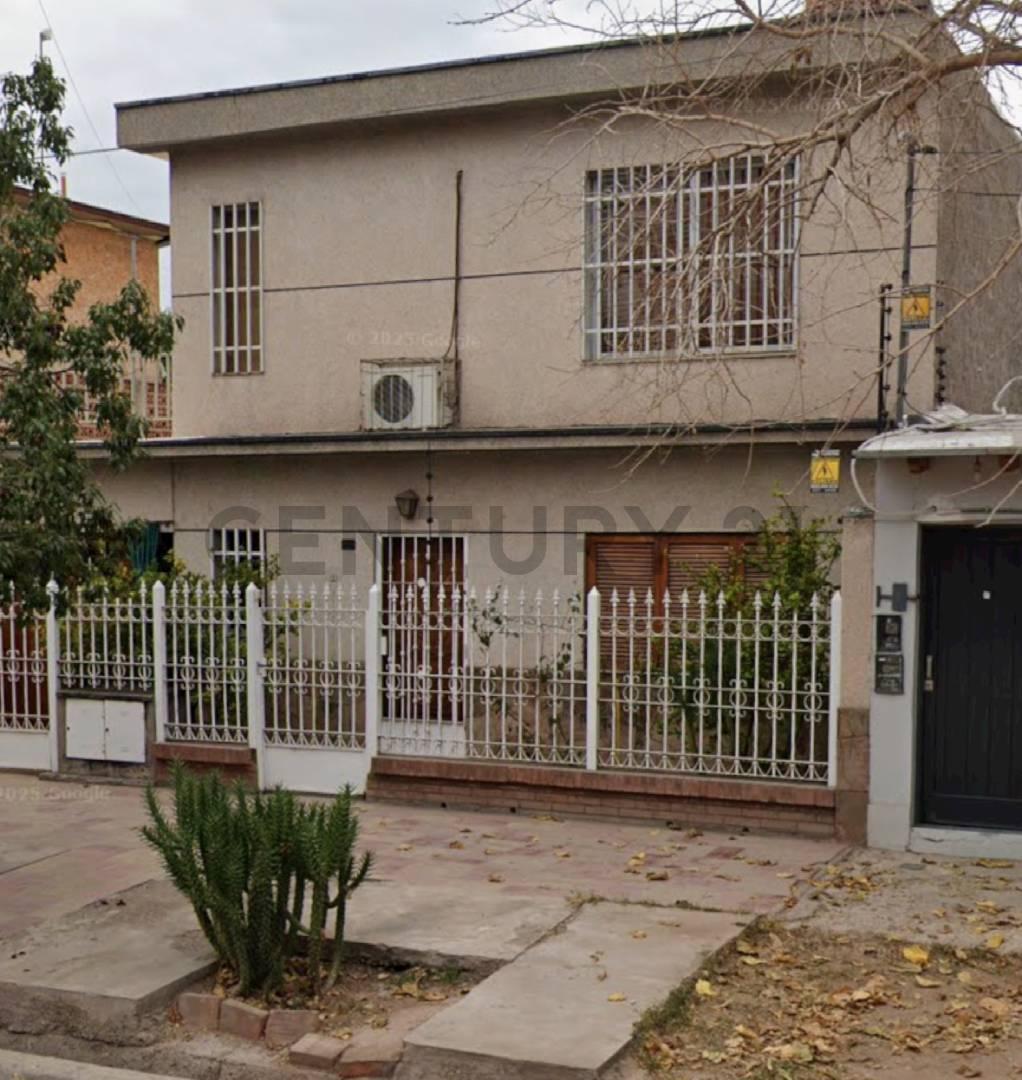 Foto de Casa de 3 Dormitorios y calefaccion central – A 2 Cuadra de la Sexta, imagen 2