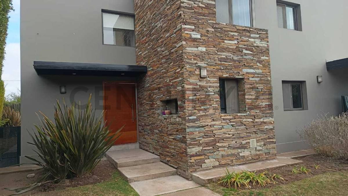 Foto de CASA EN BARRIO PRIVADO LA CAPILLA, imagen 2
