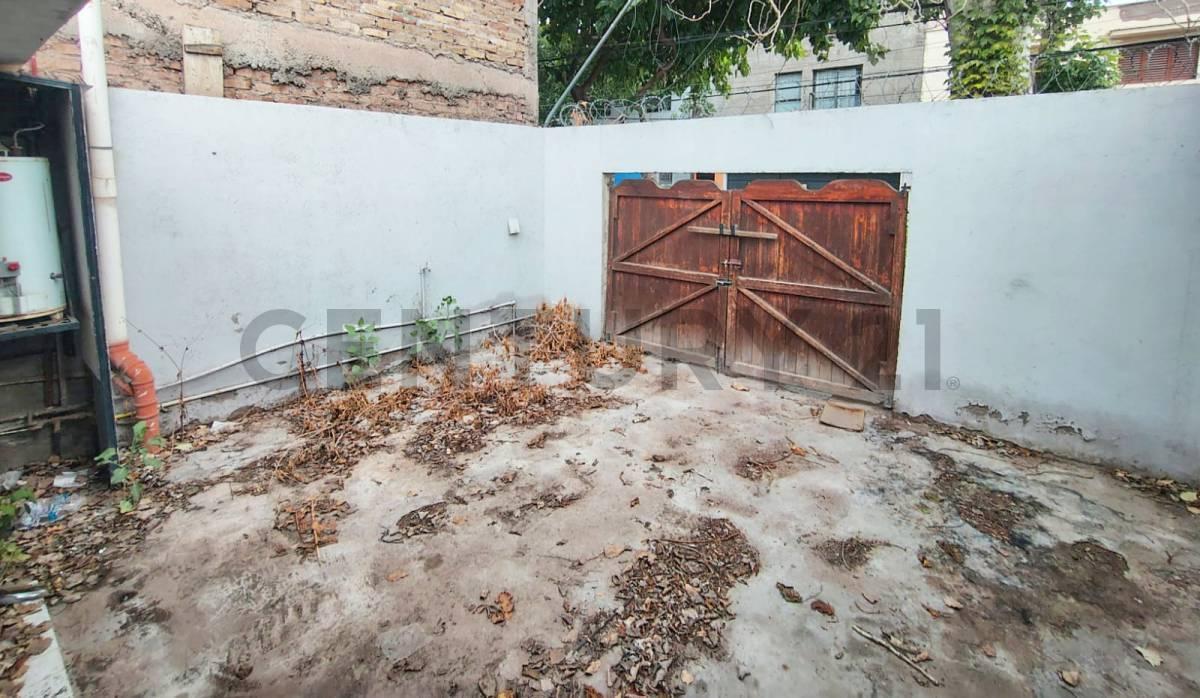 Foto de VENTA - CASA PARA RECICLAR CALLE SAN MIGUEL DE LAS HERAS, imagen 4