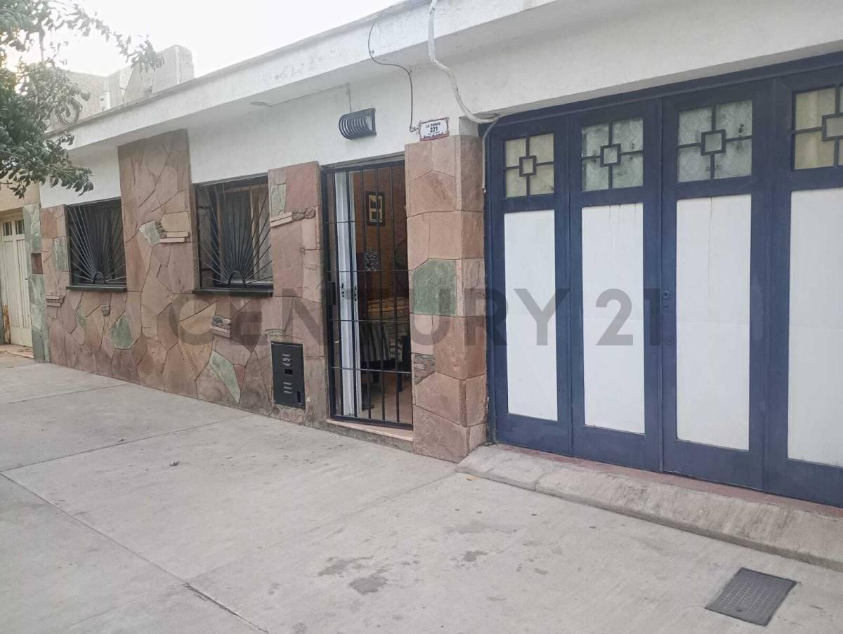 Foto de CASA DE MATERIAL EN VENTA (GODOY CRUZ), imagen 1