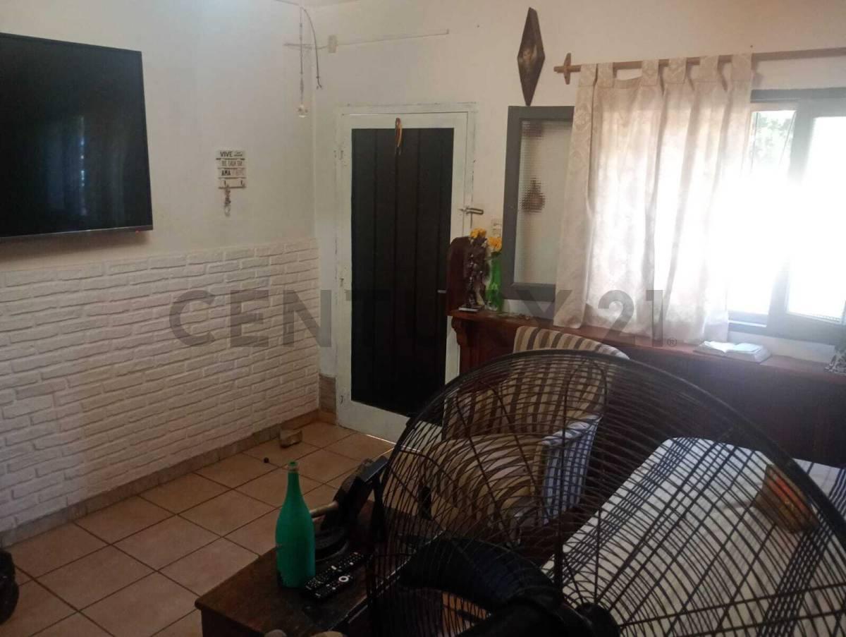 Foto de CASA DE MATERIAL EN VENTA (GODOY CRUZ), imagen 2