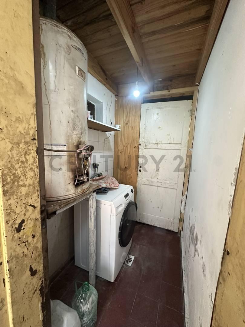 Foto de Century21 vende casa a precio de terreno, 3 dormitorios, 1 baño, imagen 3