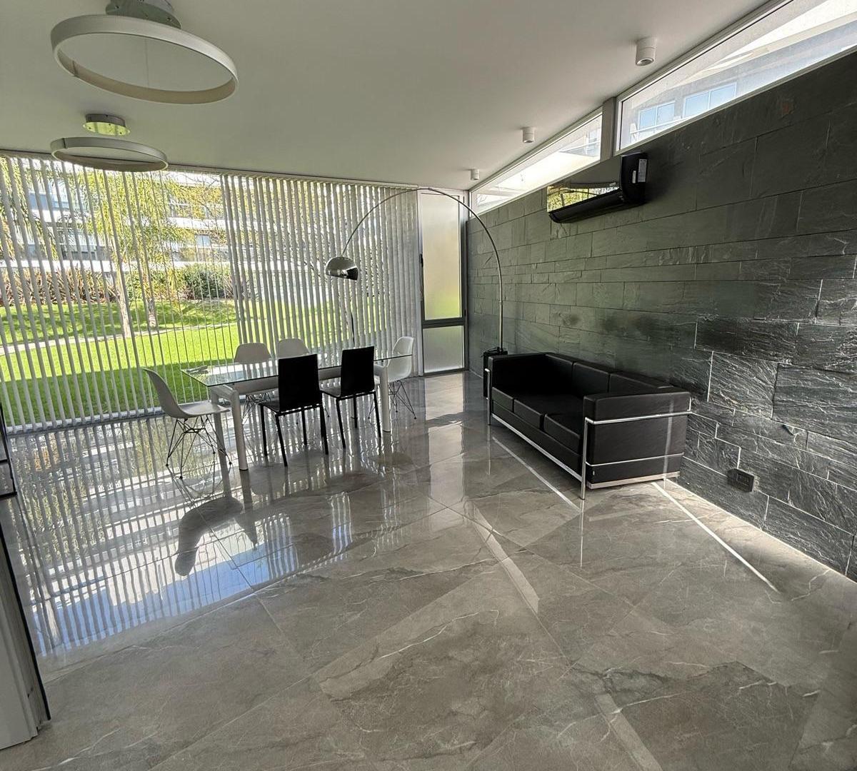 Foto de VENTA DEPARTAMENTO 1 habitacion y media CON COCHERA SUMMUM Jardin Claret, imagen 2