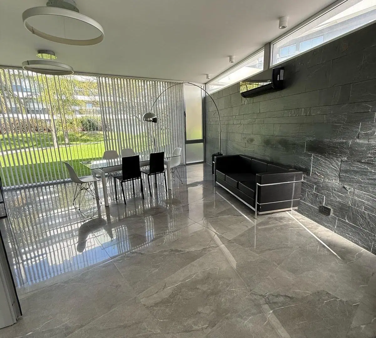 VENTA DEPARTAMENTO 1 habitacion y media CON COCHERA SUMMUM Jardin Claret 2