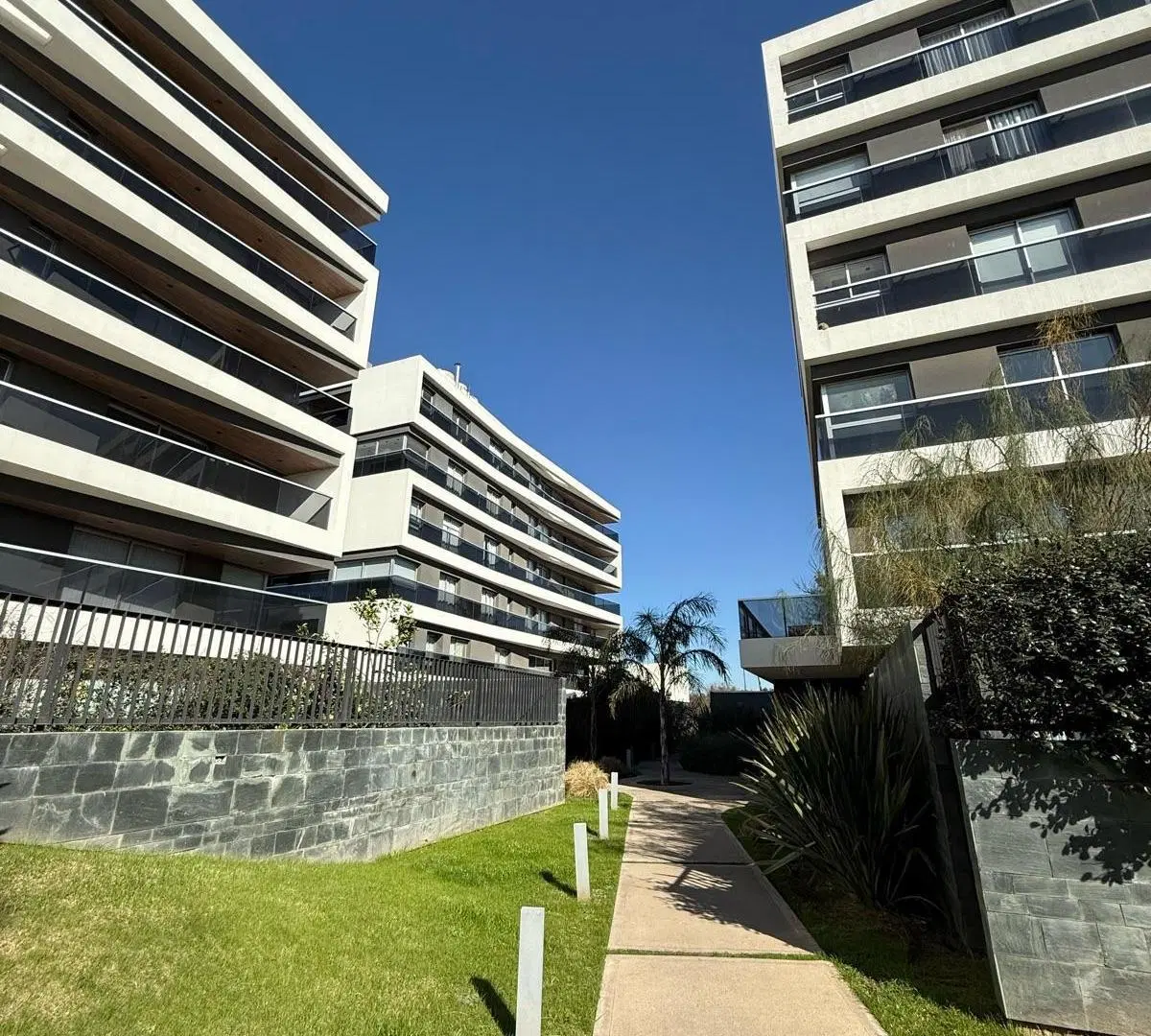 VENTA DEPARTAMENTO 1 habitacion y media CON COCHERA SUMMUM Jardin Claret 5