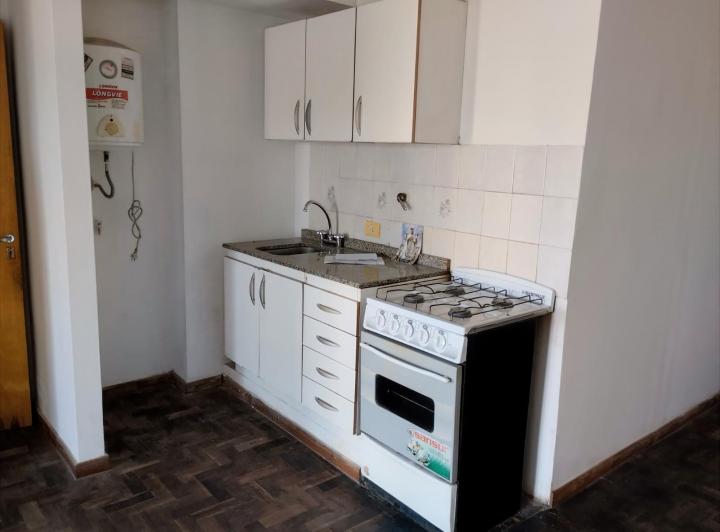 DEPTO tipo loft, balcón vista al parque,1 habitación, 1 baño 2