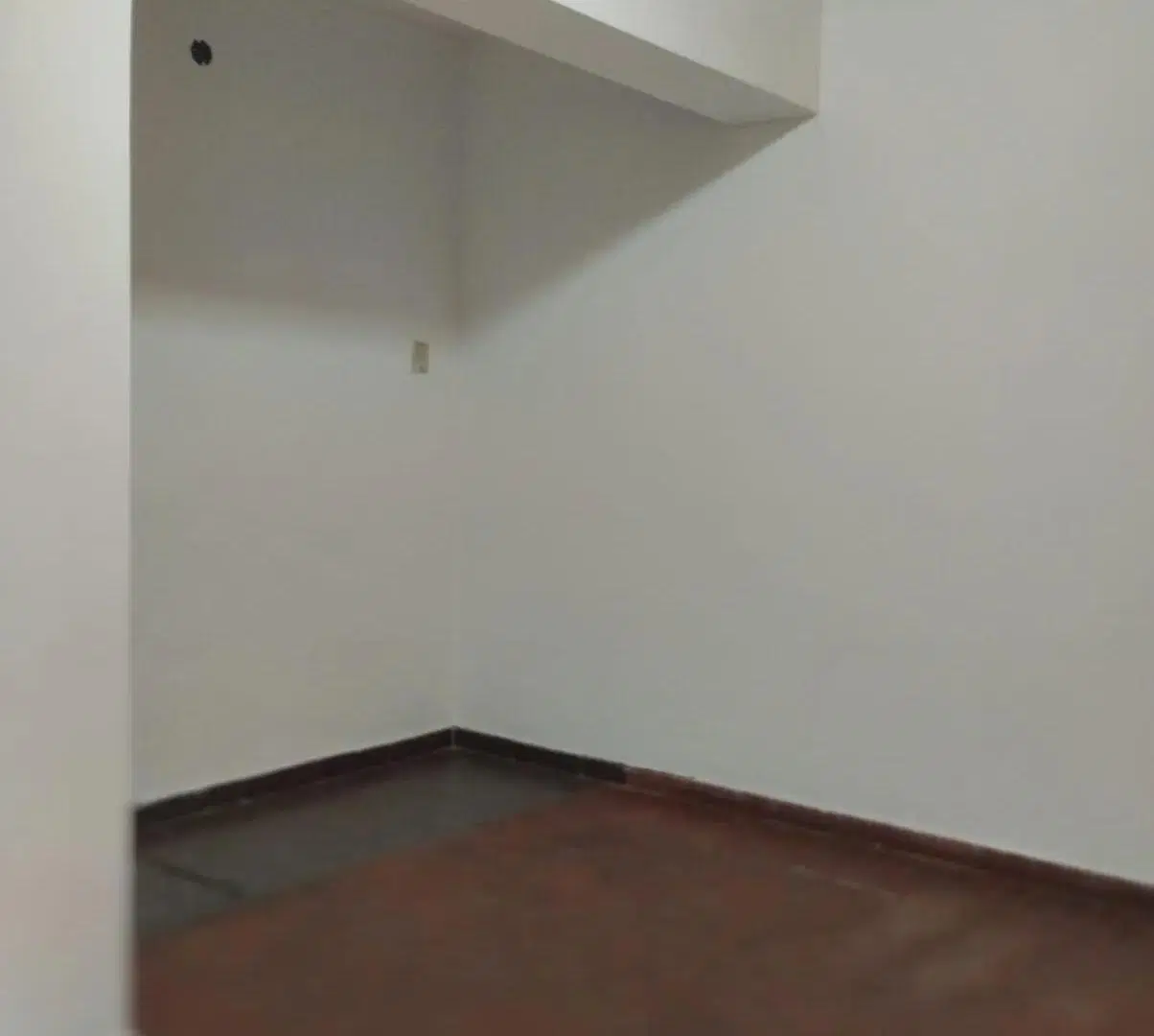 Alta Cba. sobre Fragueiro-LOCAL c/baño-ALQUILER 2