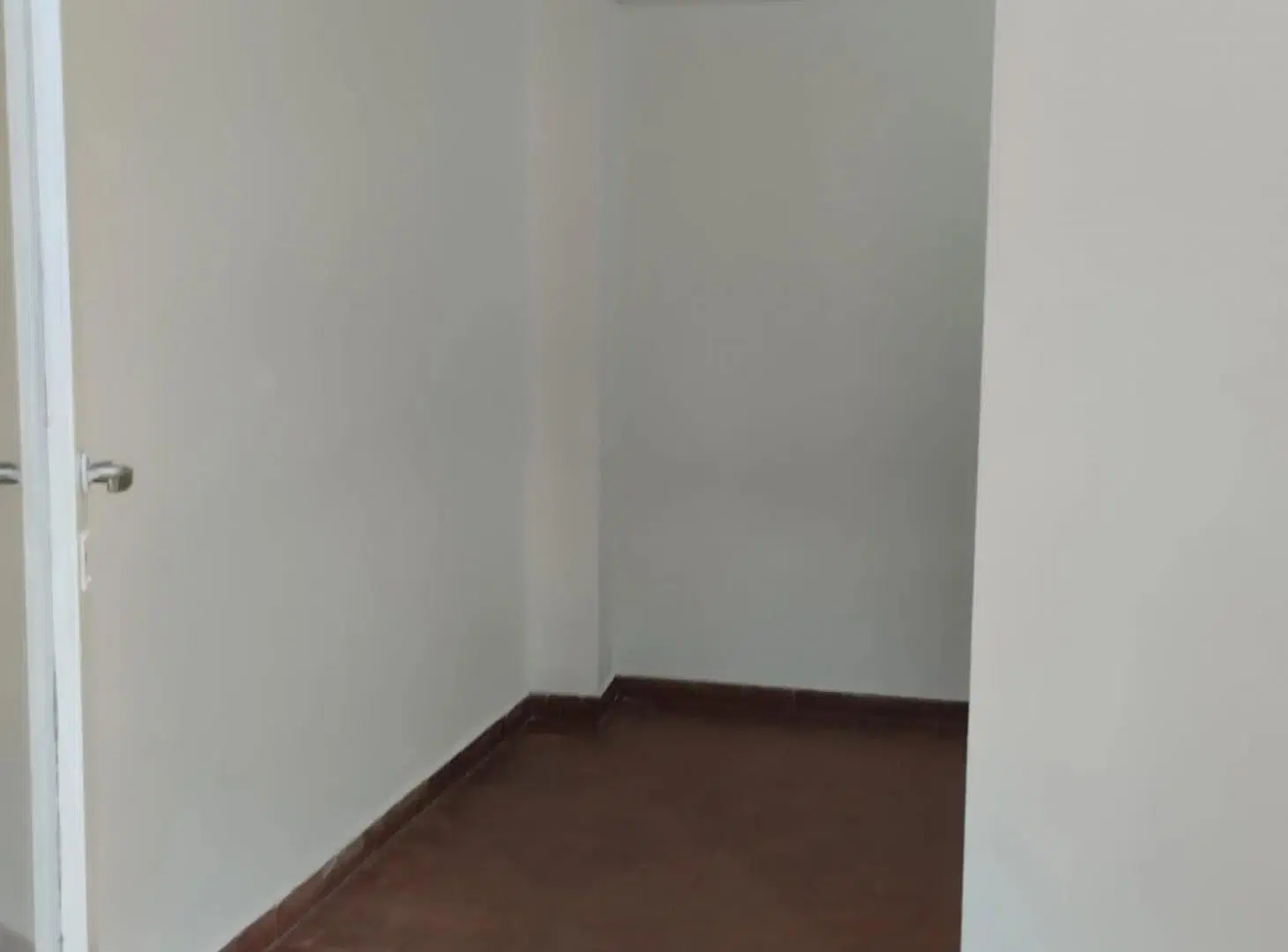 Alta Cba. sobre Fragueiro-LOCAL c/baño-ALQUILER 3