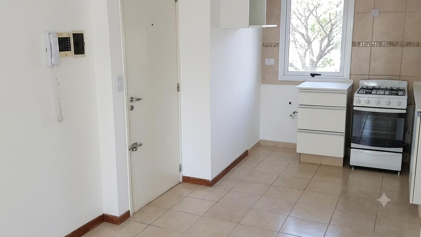 Foto de Dpto zona Tribunales-Calasanz 280 1 habit. Livi Com Coc, 1 baño, Balcòn, imagen 3