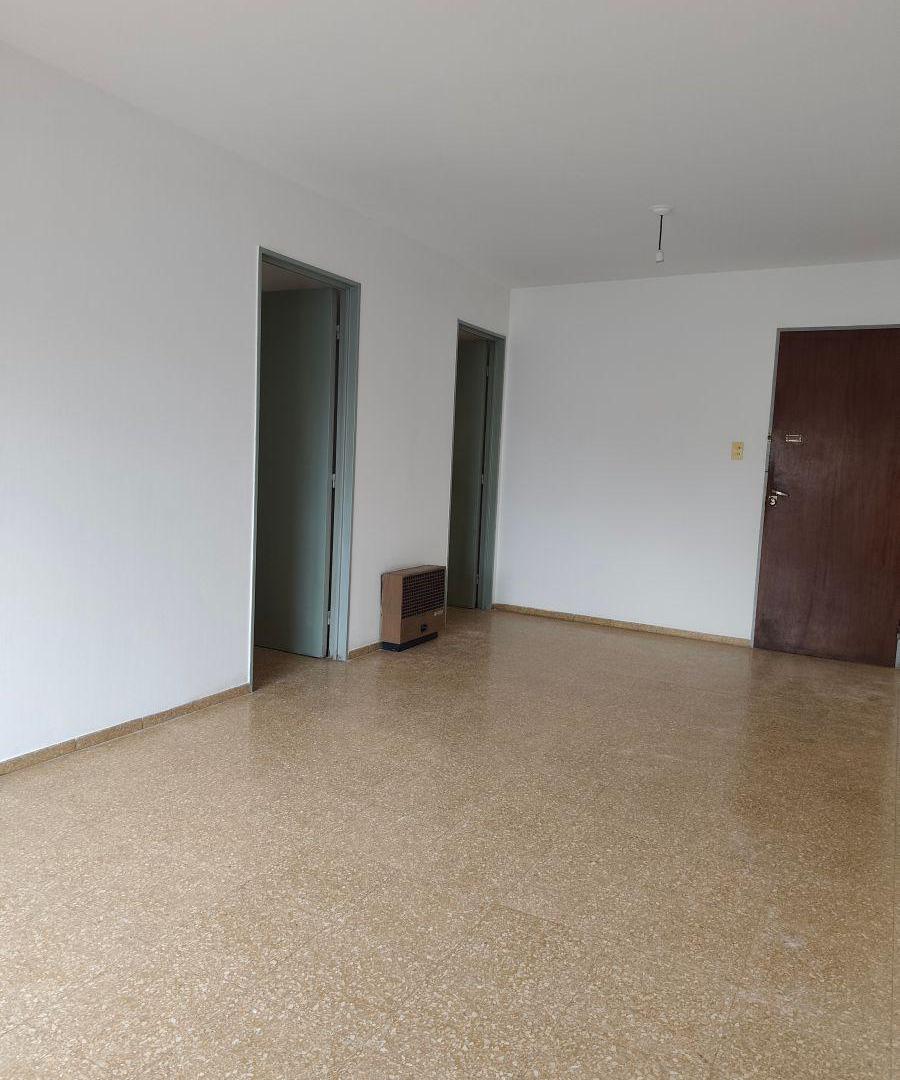 Foto de ALQUILER 2 DORMITORIOS EN CENTRO – MAIPÚ 370 (8° PISO AL FRENTE C/, imagen 3
