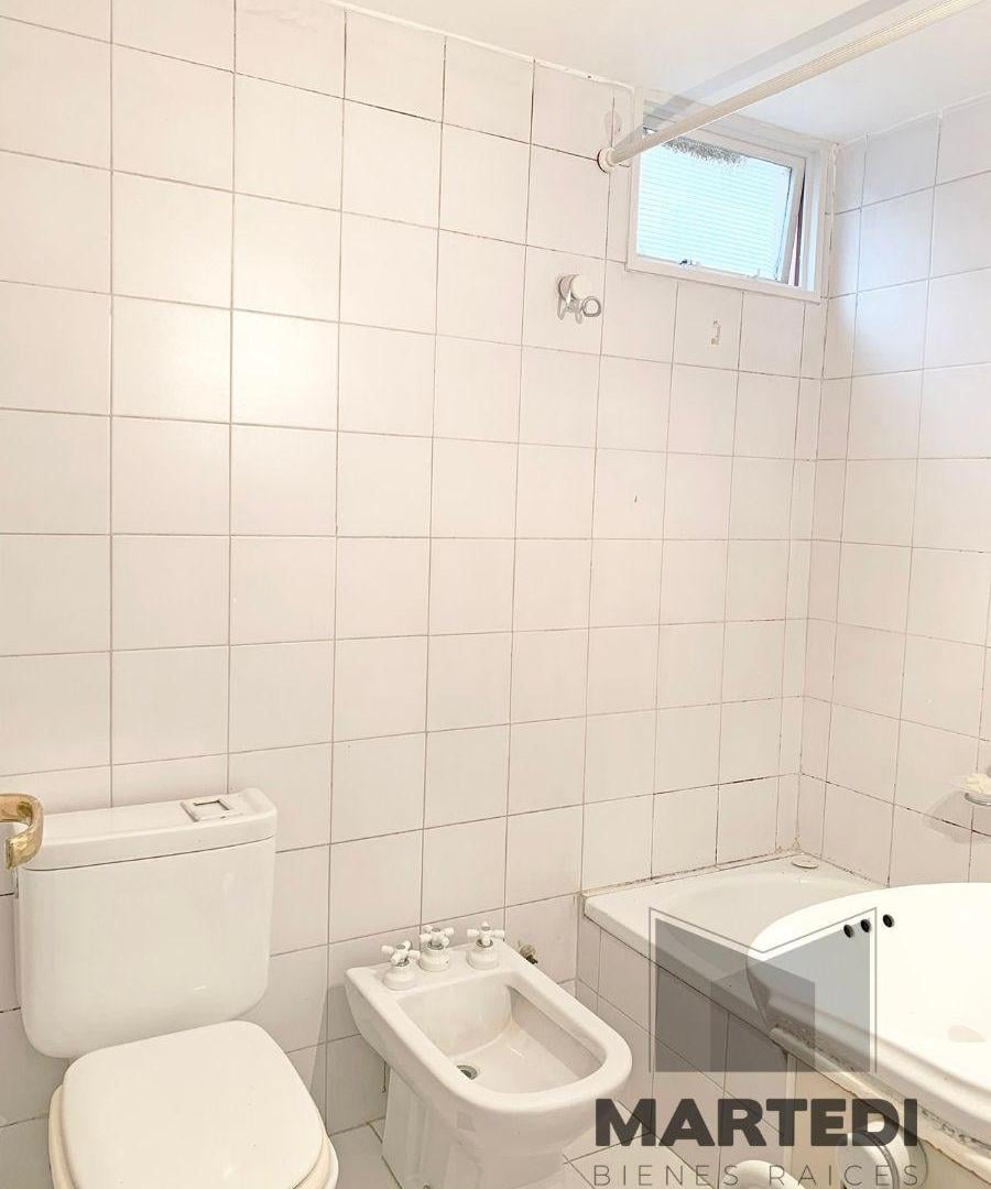 Foto de Alquiler de Amplio 2 ambientes con Balcón y cochera, imagen 3