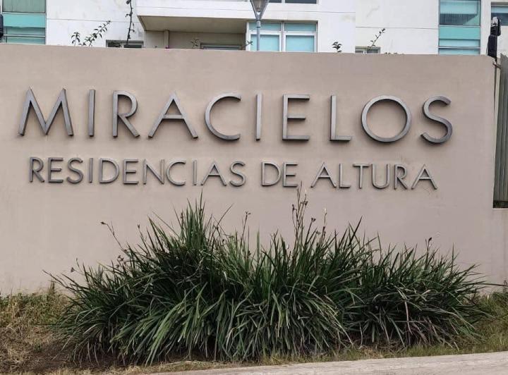 ¡EXCLUSIVO Alquiler Premium en Complejo Miracielos! 2
