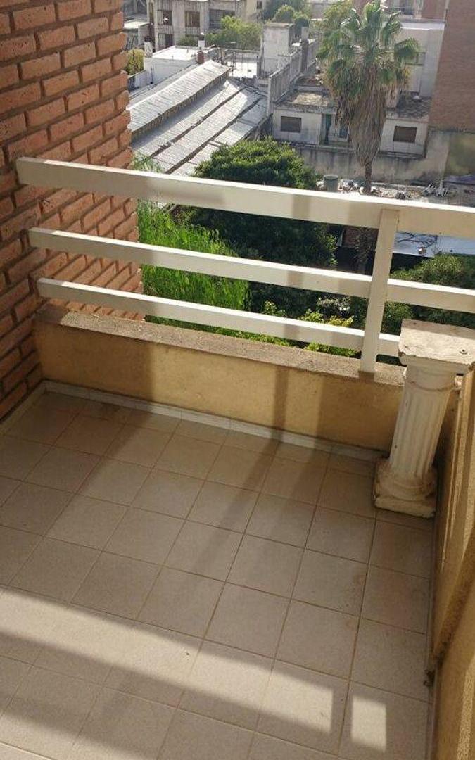 Foto de Hermoso Departamento frente a la Plaza Alberdi. General Paz, imagen 4
