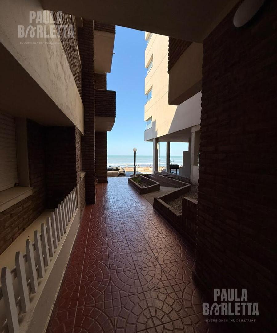Foto de DEPARTAMENTO EN VENTA, MONTE HERMOSO, UN DORMITORIO, FRENTE AL MAR., imagen 2