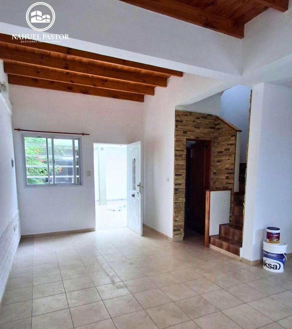 Foto de Venta Dúplex 2 dormitorios, con patio, parrilla y cochera, Los Hornos, imagen 2