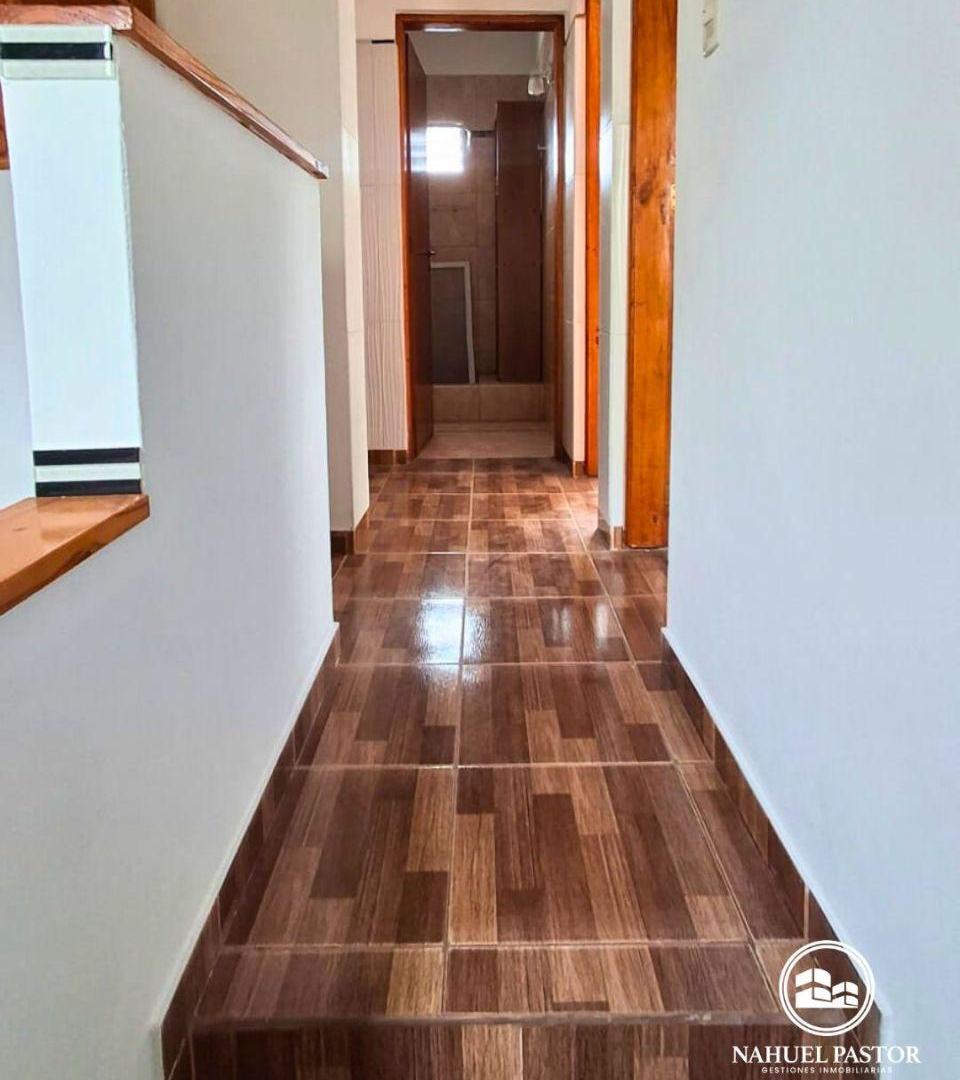 Foto de Venta Dúplex 2 dormitorios, con patio, parrilla y cochera, Los Hornos, imagen 5