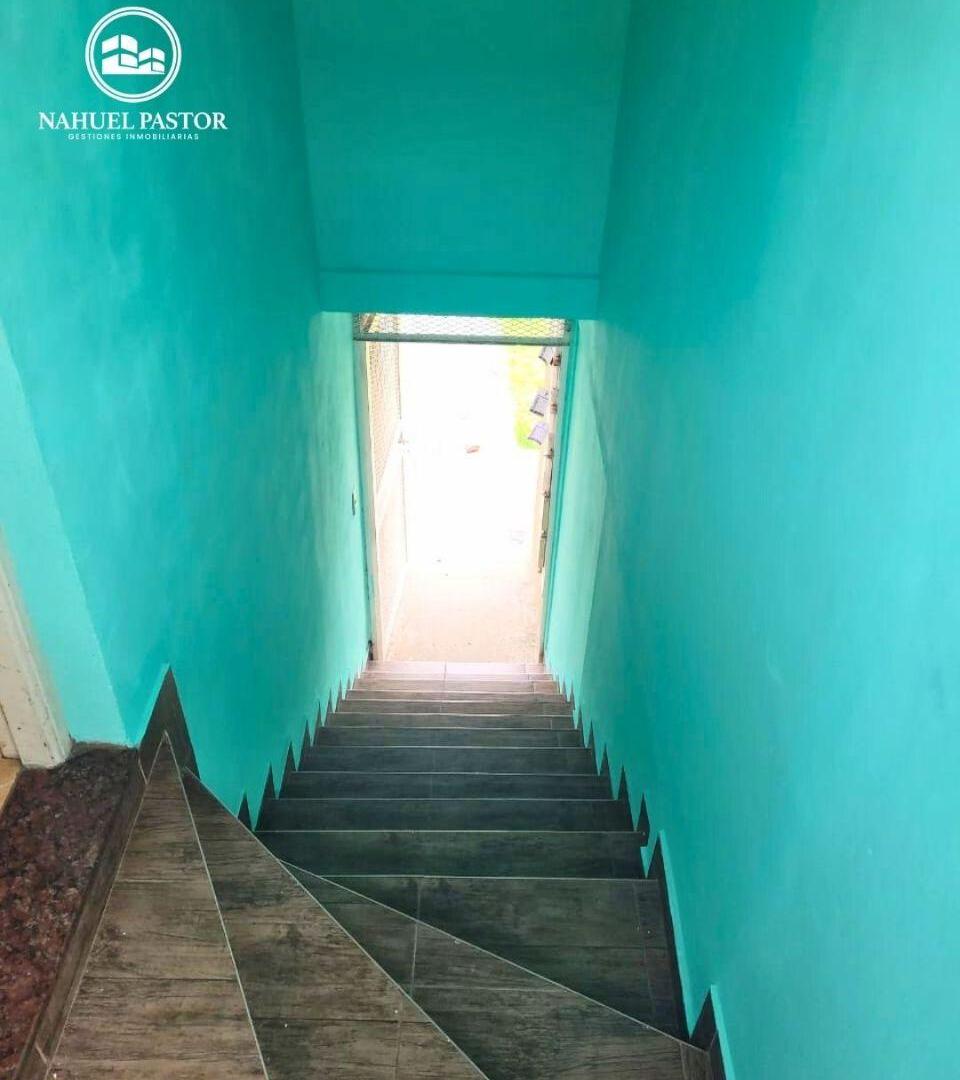 Foto de Venta Departamento 2 dormitorios con cochera, Los Hornos, imagen 2
