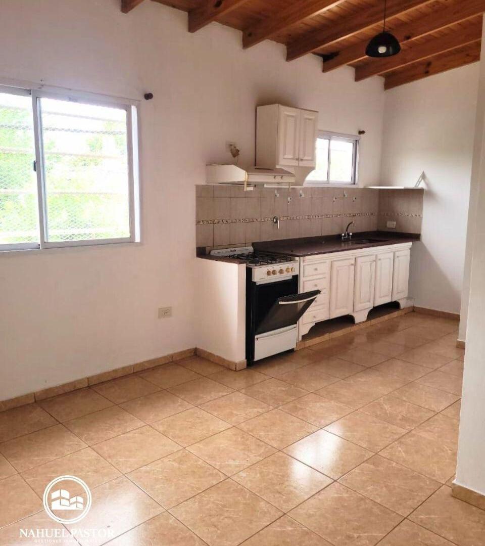 Foto de Venta Departamento 2 dormitorios con cochera, Los Hornos, imagen 1