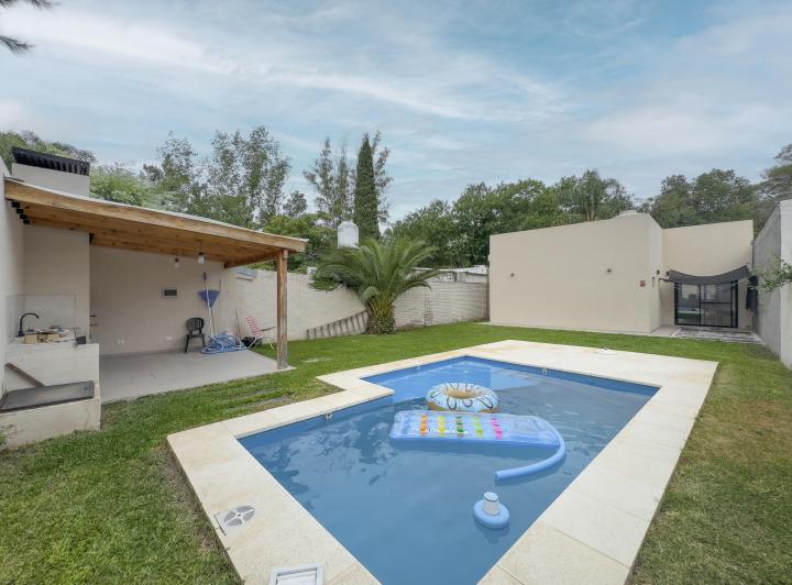 ALQUILER - CASA 3 AMBIENTES - PISCINA - QUINCHO - JARDIN – LELOIR 1