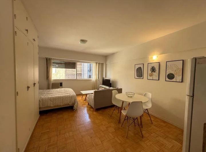 Venta de amplio monoambiente en retiro