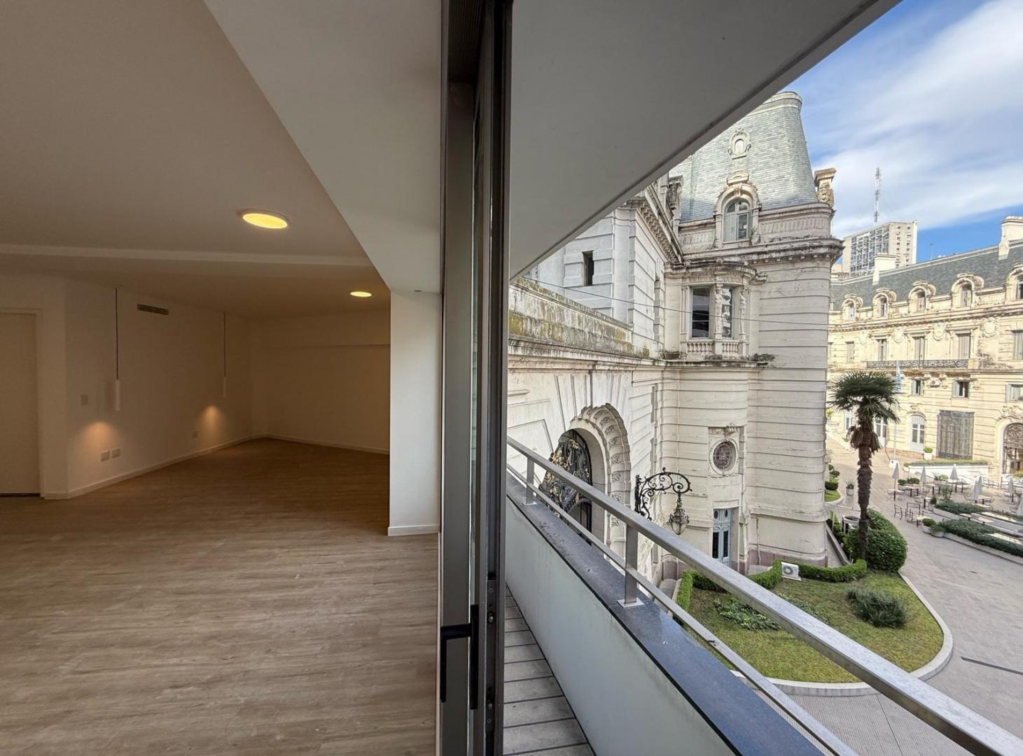 Foto de Venta o alquiler de Oficina/departamento en el Palacio Paz, imagen 3