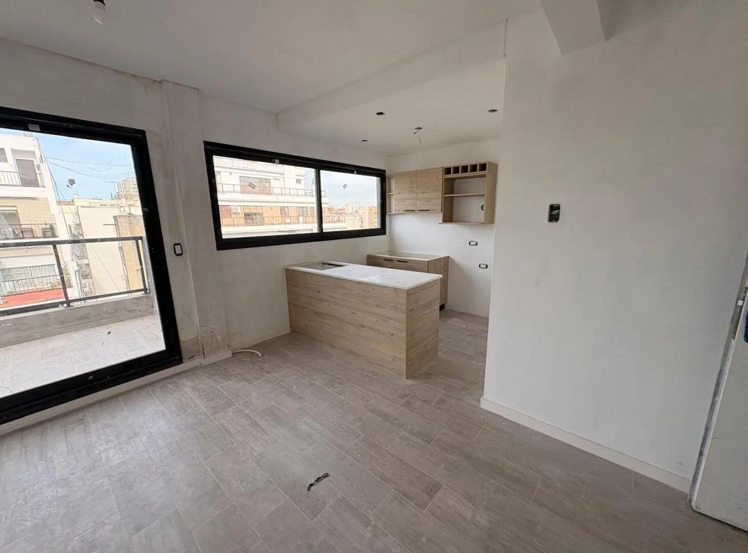 Venta Departamento 3 ambientes dormitorio en suite  terraza propia Almagro 2