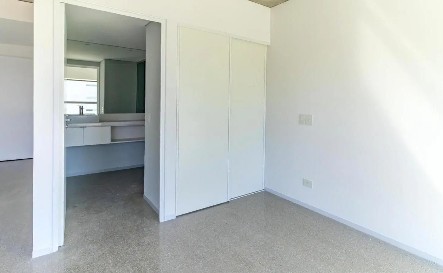 Venta Monoambiente a estrenar en Puerto Madero, con cochera 3