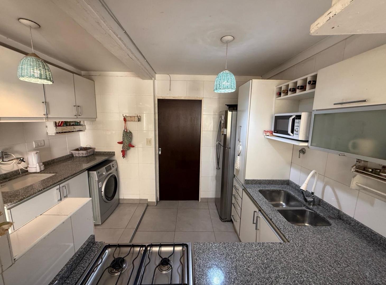 Foto de Venta de amplio dos ambientes con balcón y patio sobre boulevard, imagen 4
